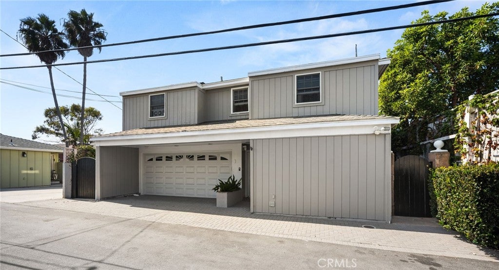 676 Glenneyre Street
