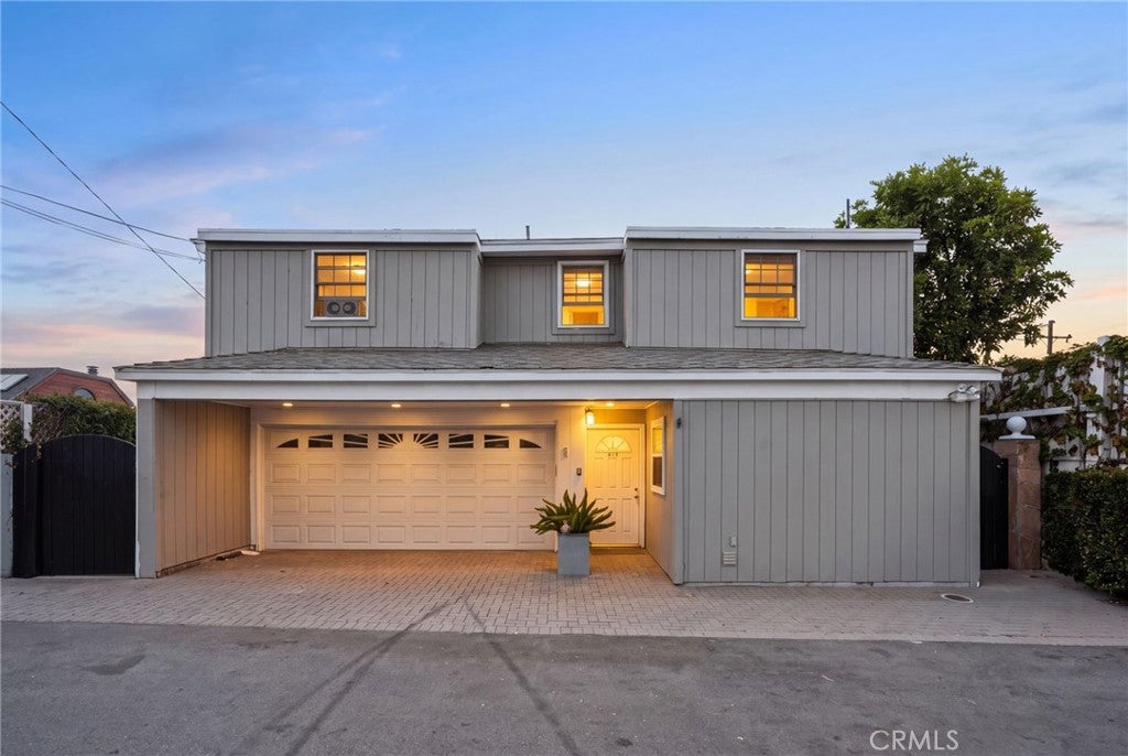 676 Glenneyre Street