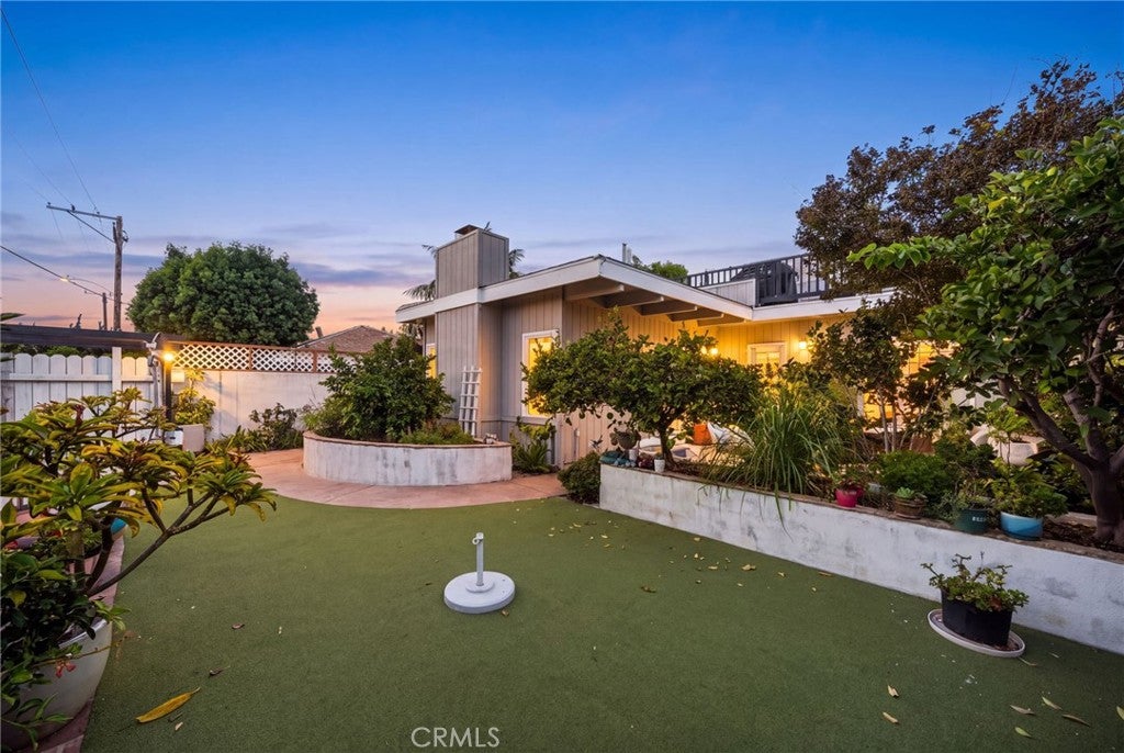 676 Glenneyre Street