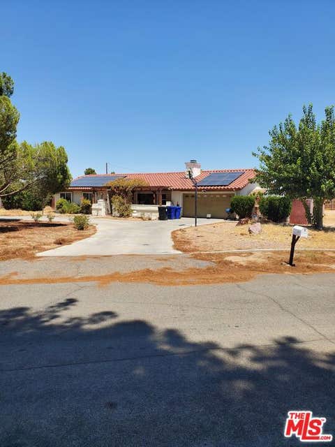 Photo of 13435 Tioga Road, Apple Valley, CA 92308 (MLS # 26870695)