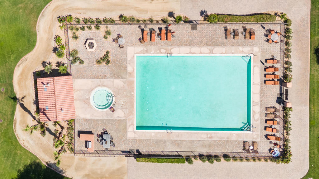 Vineyards Mtr Coach - Residential