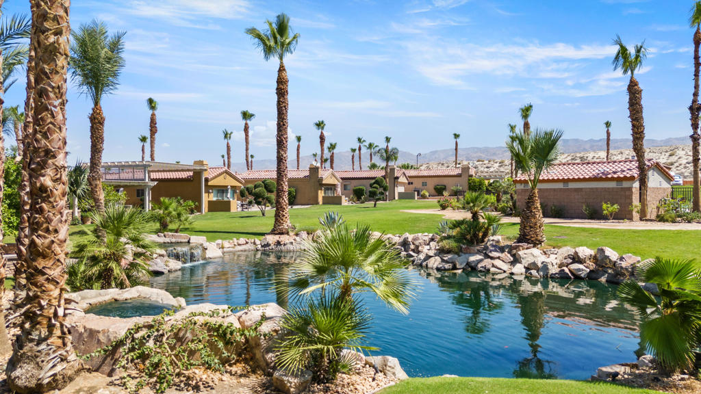 Vineyards Mtr Coach - Residential