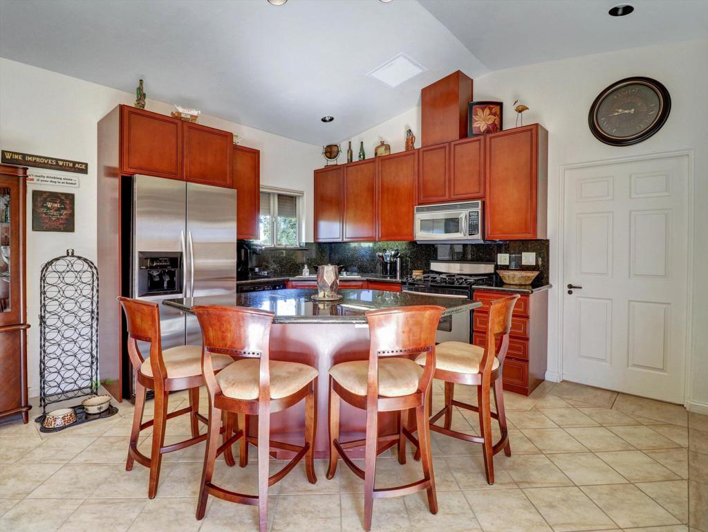 Vineyards Mtr Coach - Residential