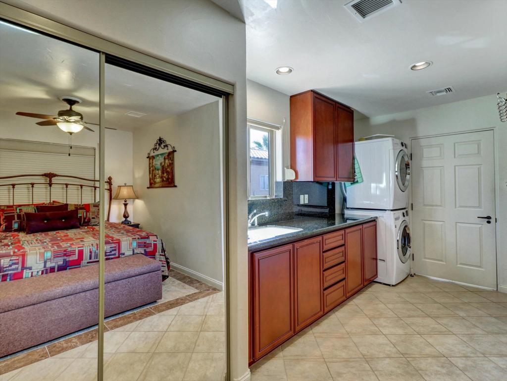 Vineyards Mtr Coach - Residential