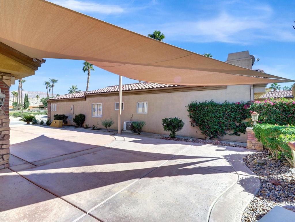 Vineyards Mtr Coach - Residential