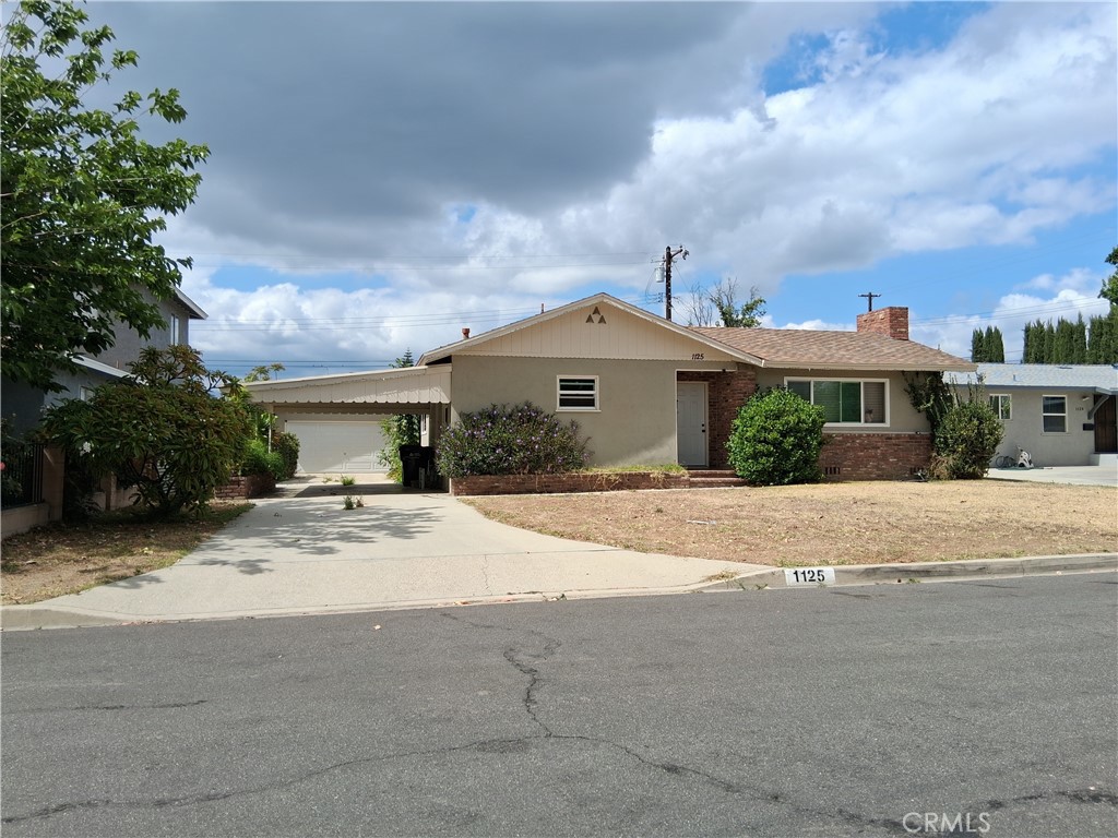 1125 E Thackery