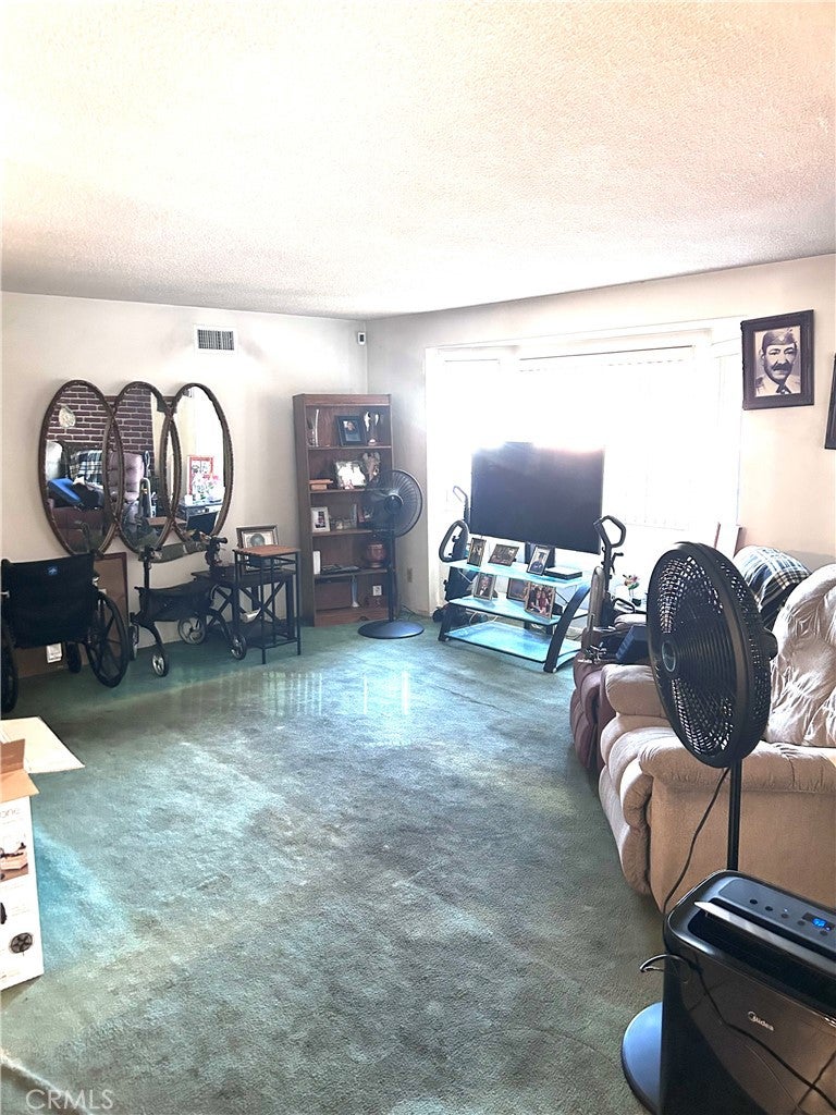 15403 Los Robles