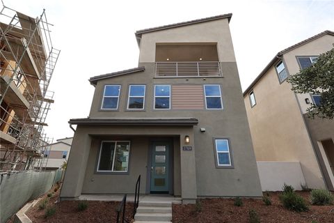 Photo of 27309 Bear Paw Lane, Valencia, CA 91381 (MLS # OC25261108)