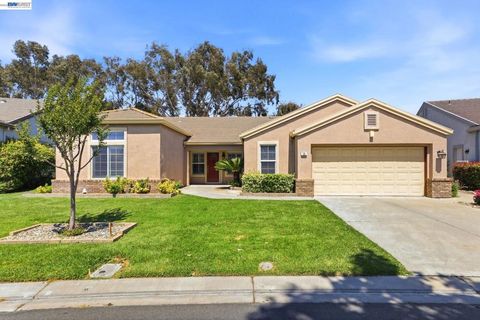 Photo of 20 Arrowhead Ct CT, Rio Vista, CA 94571 (MLS # 41138877)