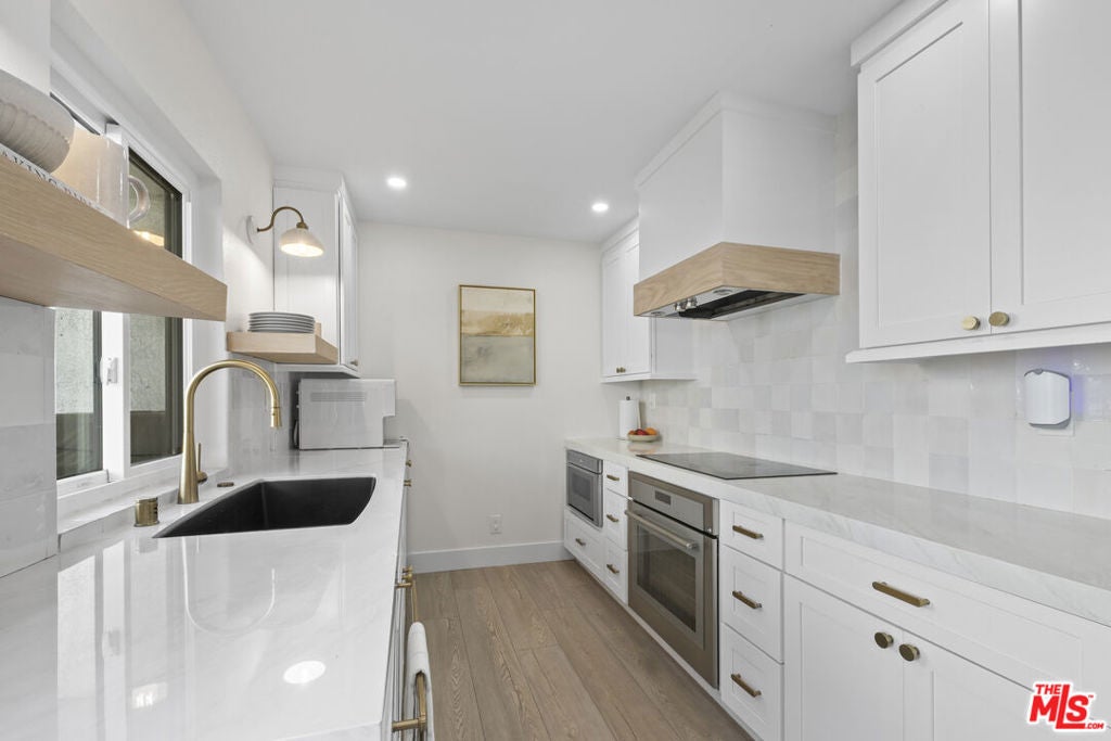 Photo of 10720 Ohio Avenue #21, Los Angeles, CA 90024 (MLS # 26995189)