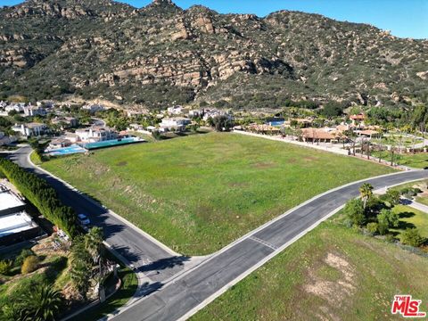 Photo of 22655 La Quilla Drive, Chatsworth, CA 91311 (MLS # 26635077)