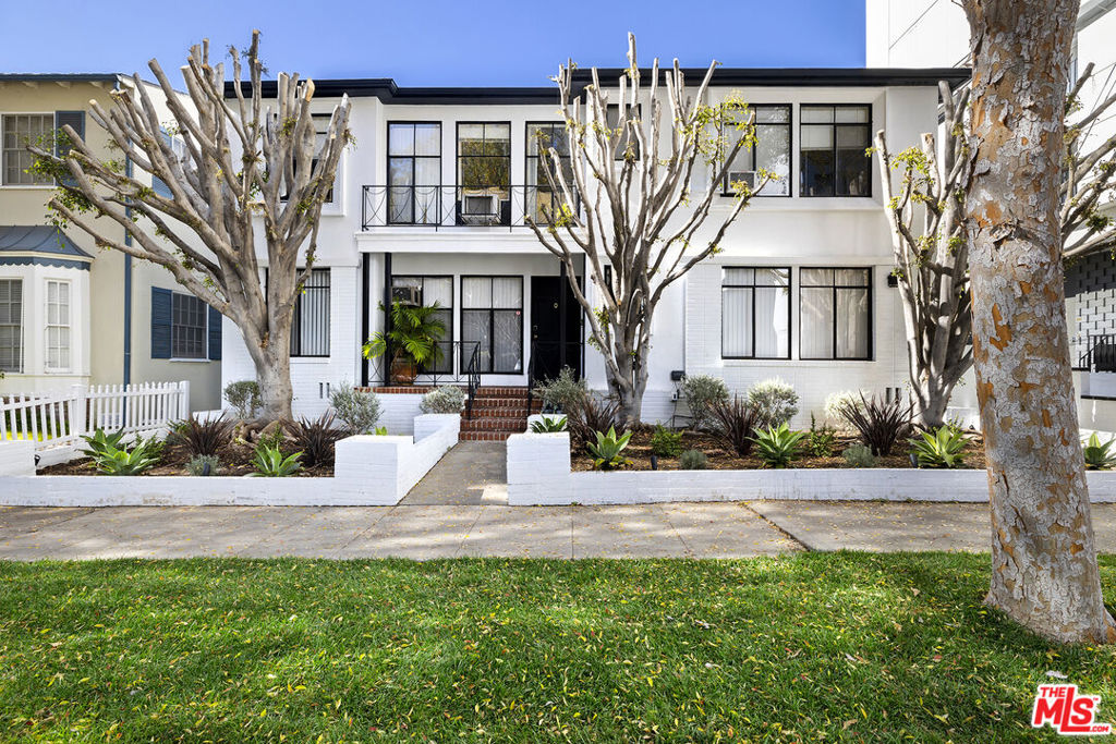 Chic fully renovated residence full of character in a boutique building in prime Beverly Hills. Situated near the intersection of Wilshire and Crescent Drive, this incredible location makes it extremely convenient to shop at Whole Foods, Beverly Drive dining and boutiques, and to venture to the rooftop of the The Sixty hotel for drinks and a view of the city below! Features include: Laundry in-unit, wood floors throughout, updated kitchen and bath, spacious closets, and assigned parking. The perfect balance of modern sophistication and classic style await you at your new home. Pets OK on a case by case basis.