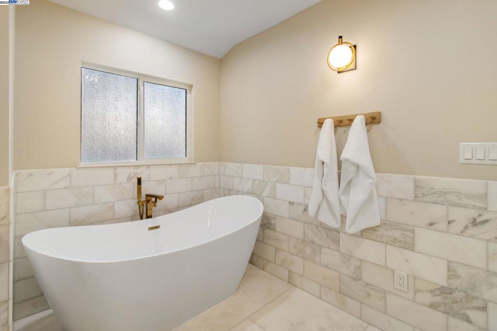 ORINDA HILLS - Residential