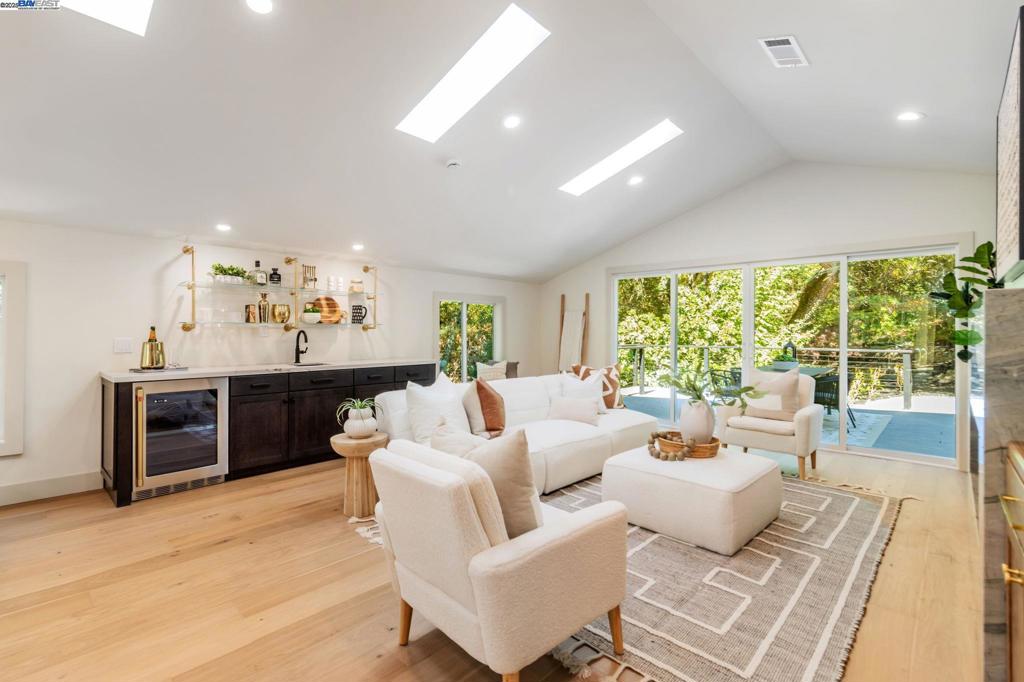 ORINDA HILLS - Residential