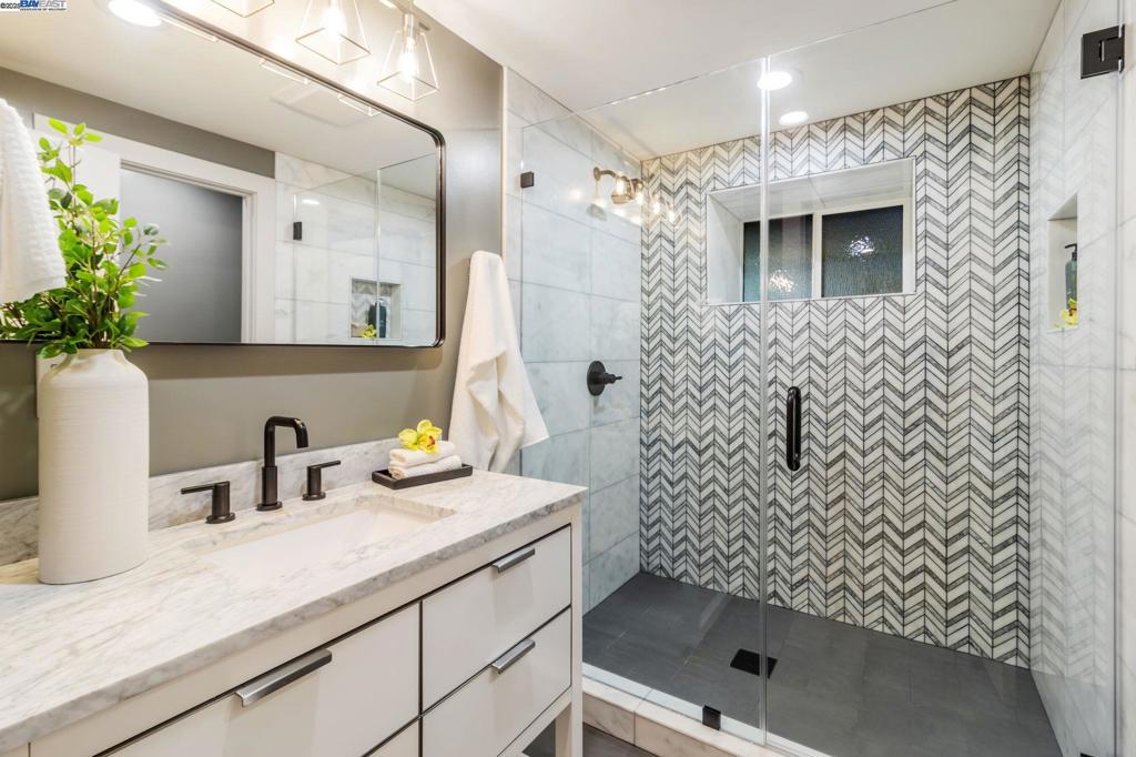 ORINDA HILLS - Residential