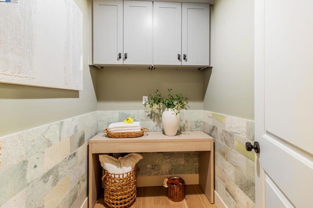 ORINDA HILLS - Residential