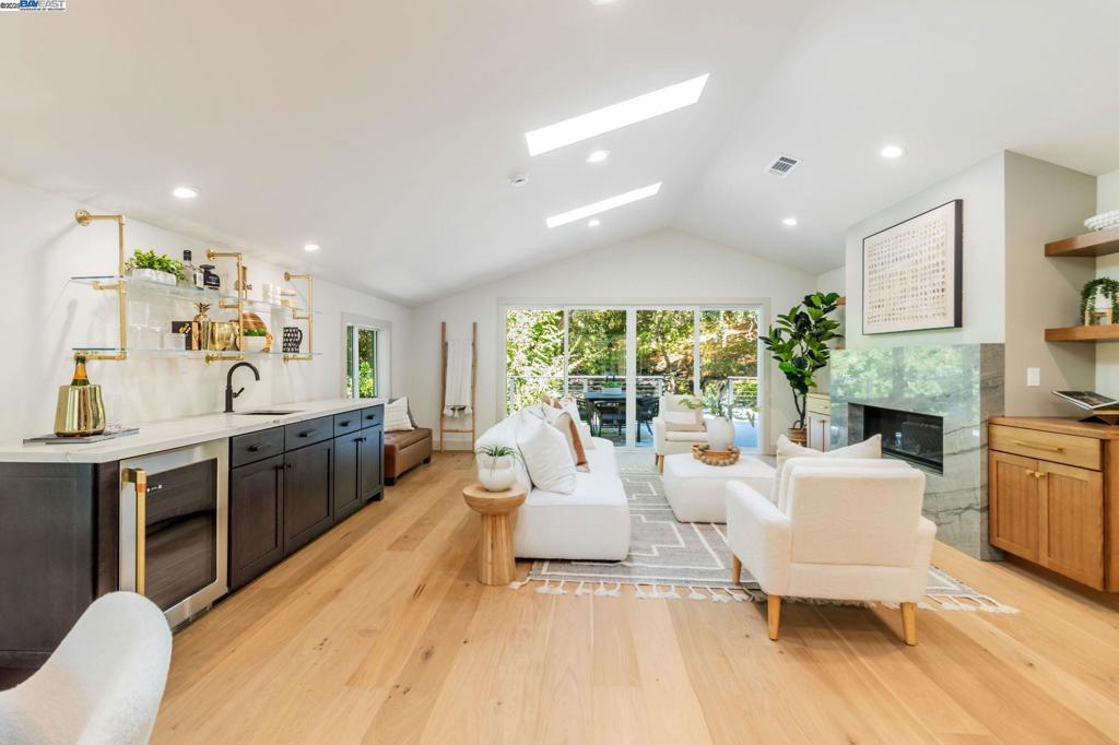 ORINDA HILLS - Residential