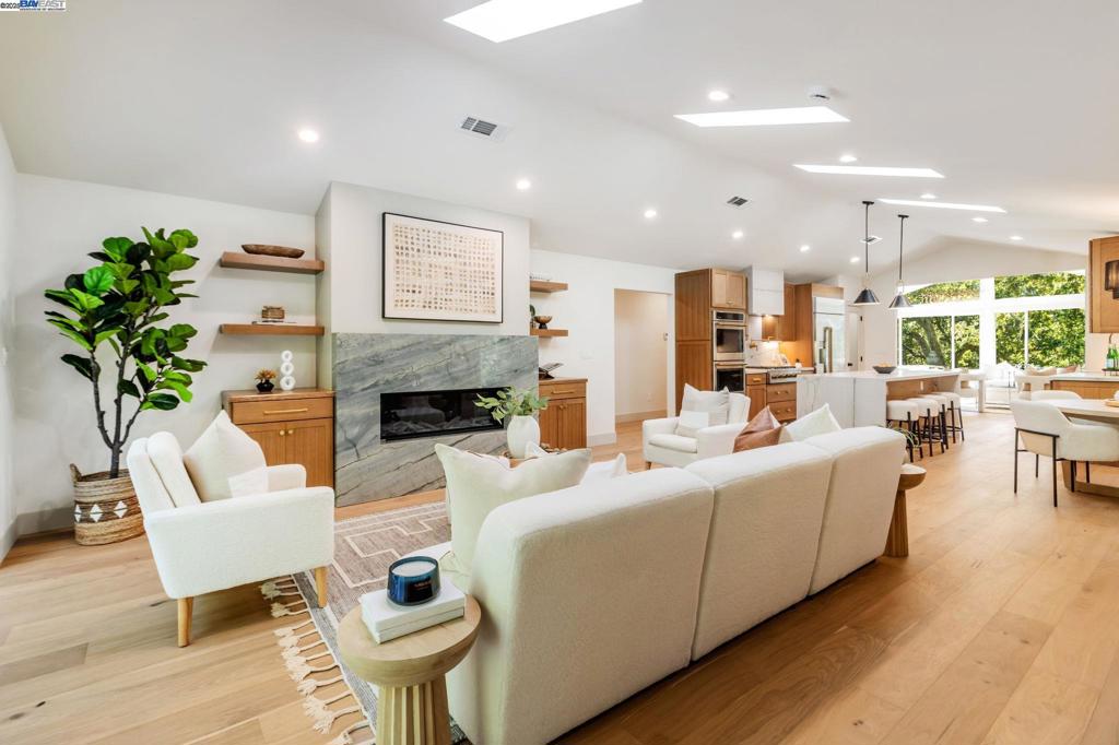 ORINDA HILLS - Residential