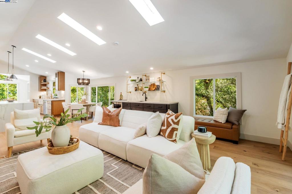 ORINDA HILLS - Residential