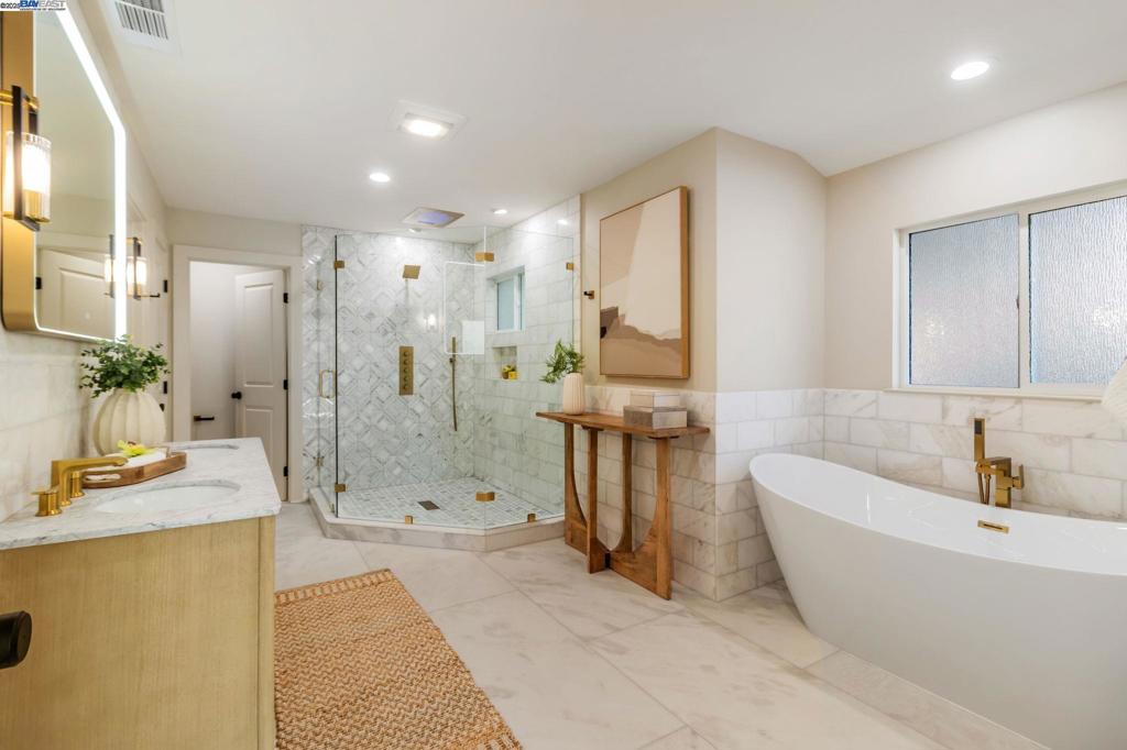 ORINDA HILLS - Residential
