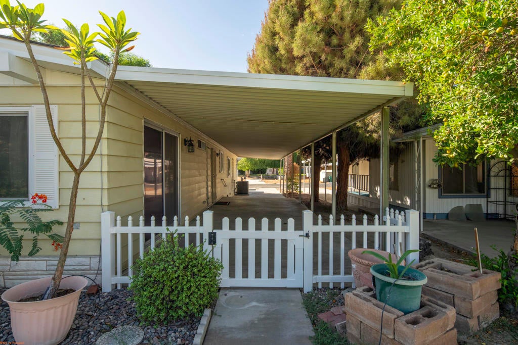 146 Lincoln Downs Street