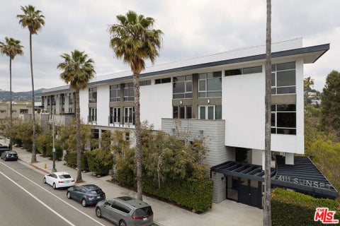 Photo of 4111 W Sunset Boulevard #233, Los Angeles, CA 90029 (MLS # 26101920)