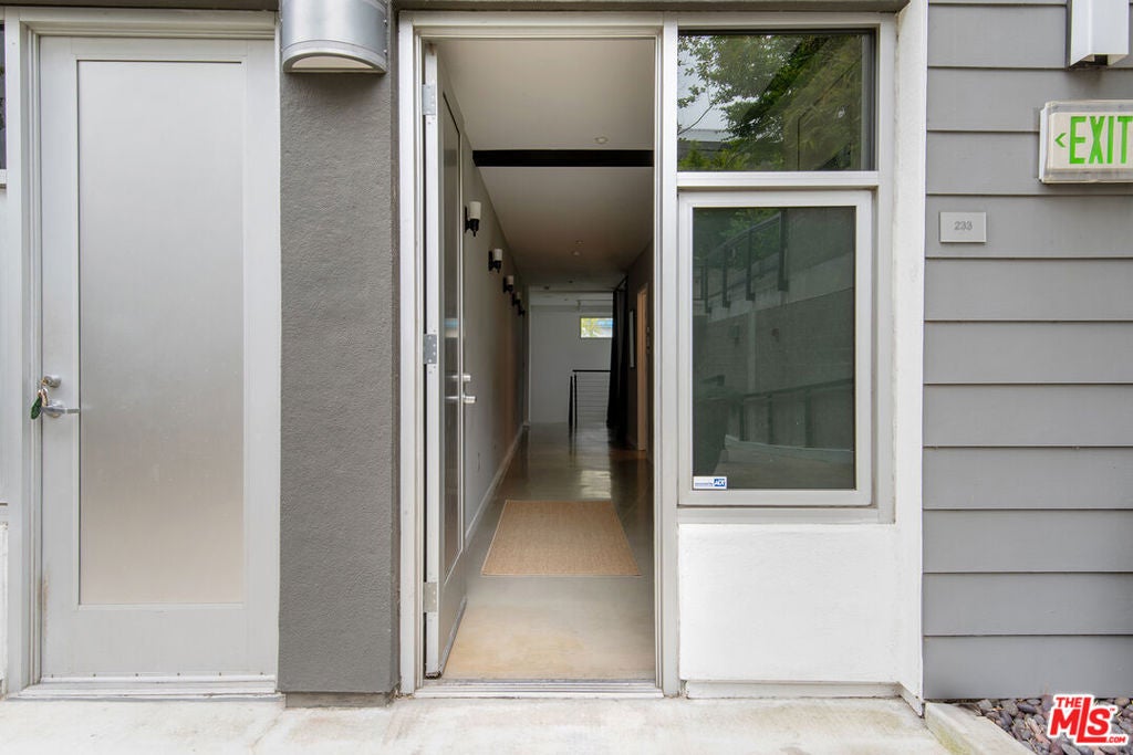 4111 W Sunset Boulevard 233