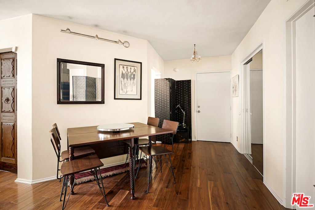 7270 Hillside Avenue 204, Los Angeles CA 90046