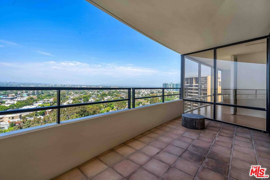 4316 Marina City Dr 1033