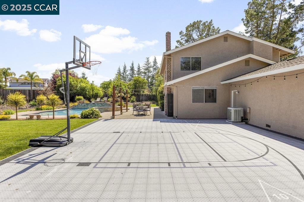 316 Zamora Pl