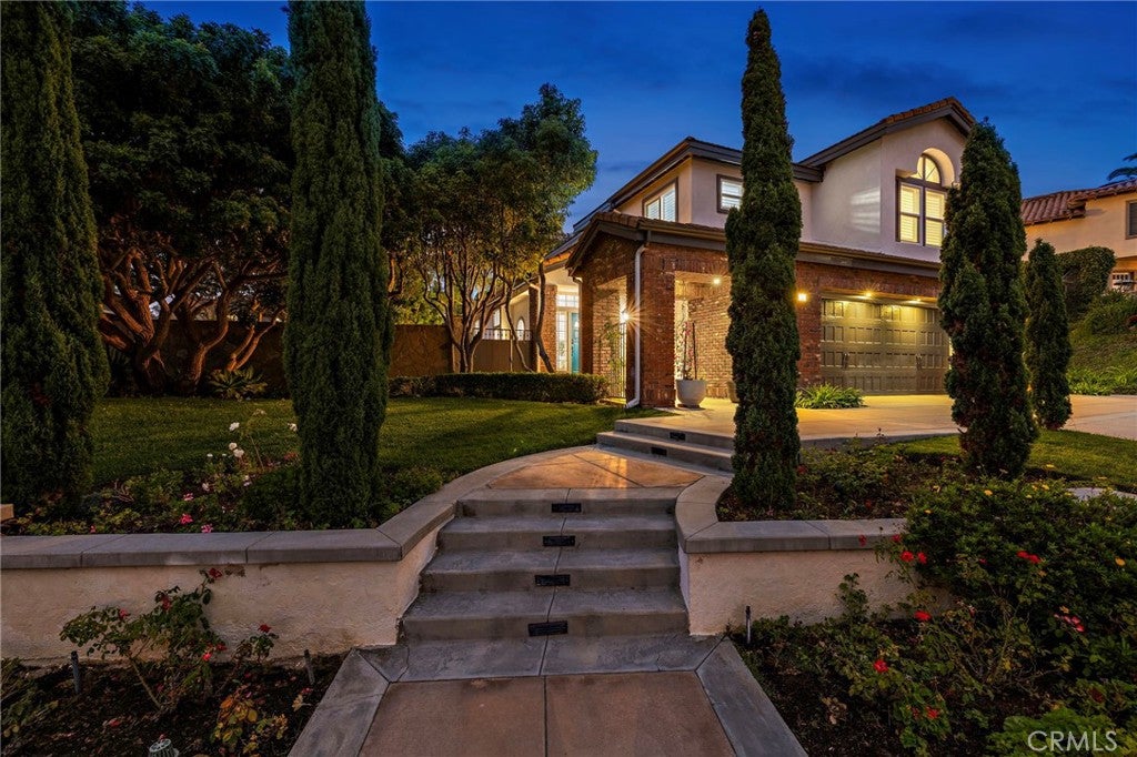 5 Glastonbury Pl