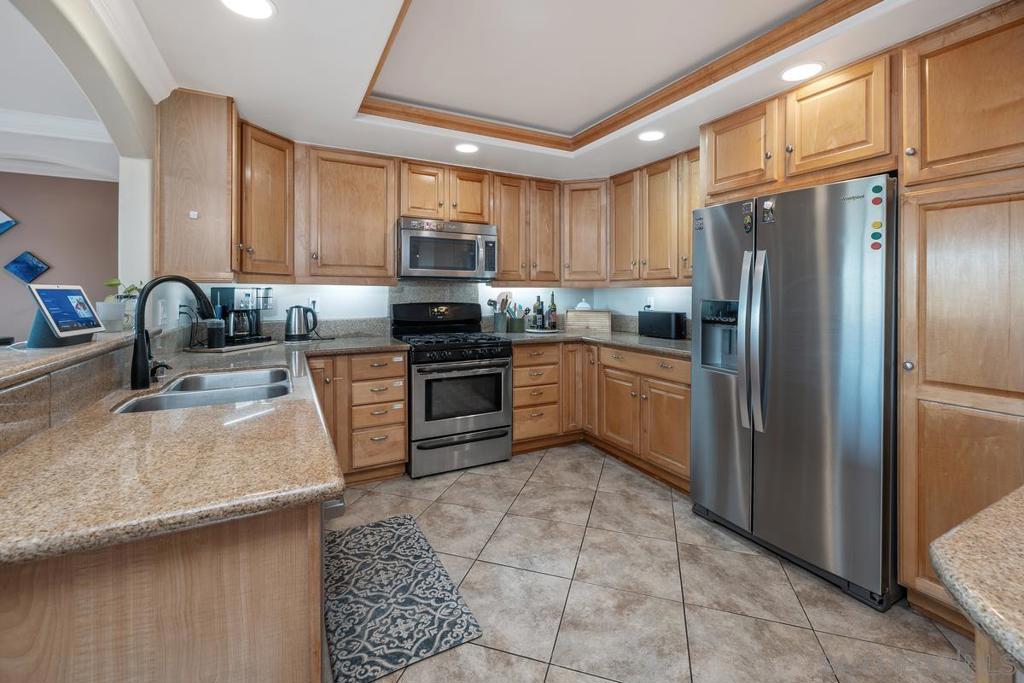 5040 Colina Dr
