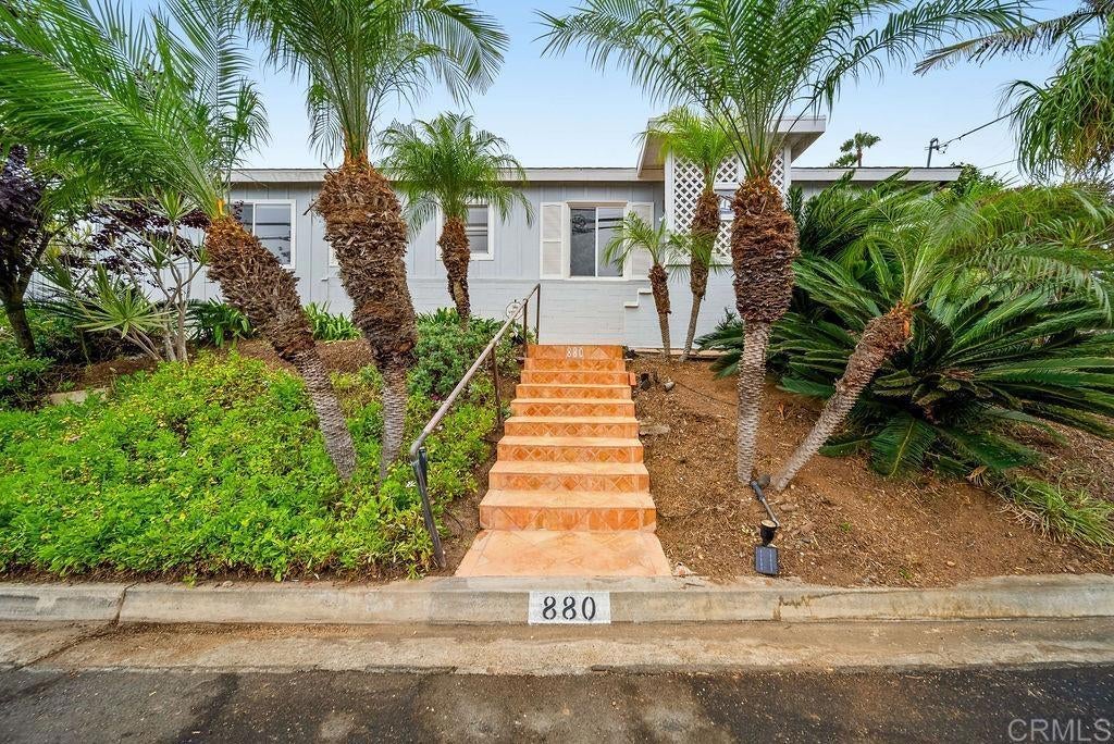 880 Tarento Drive DR