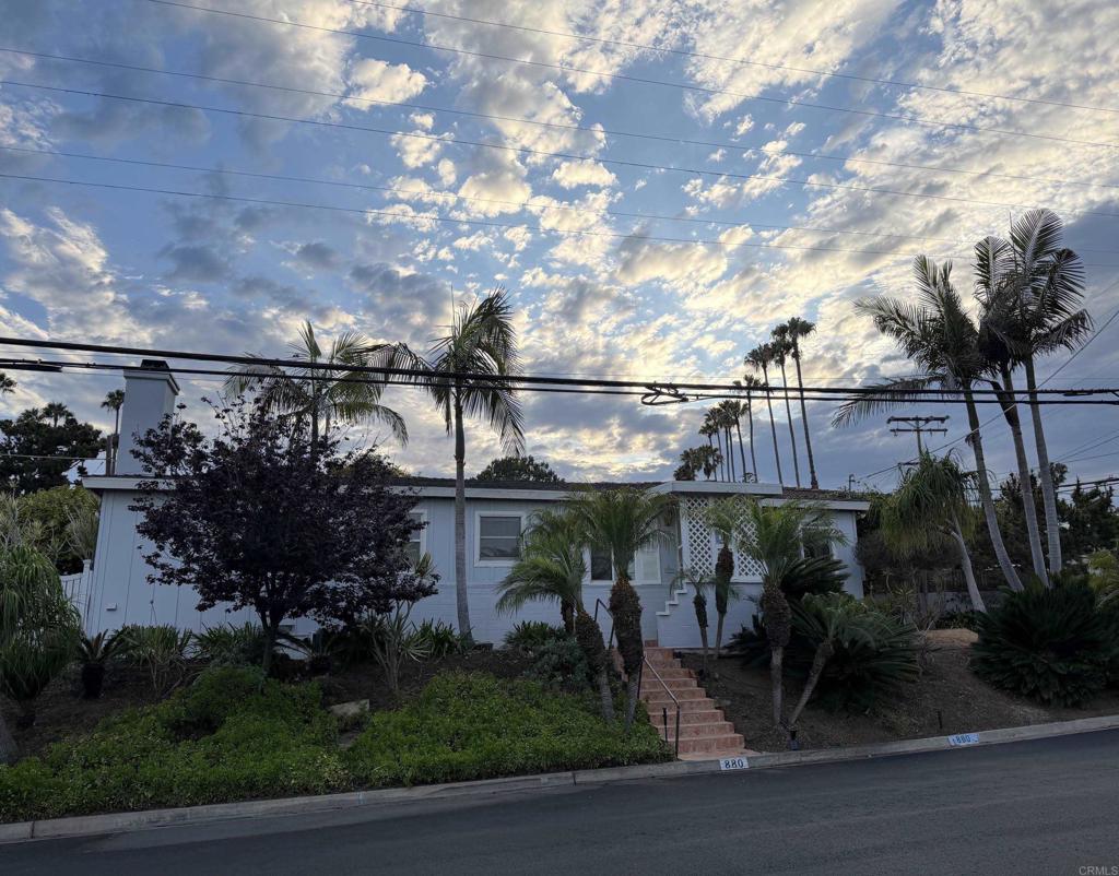 880 Tarento Drive