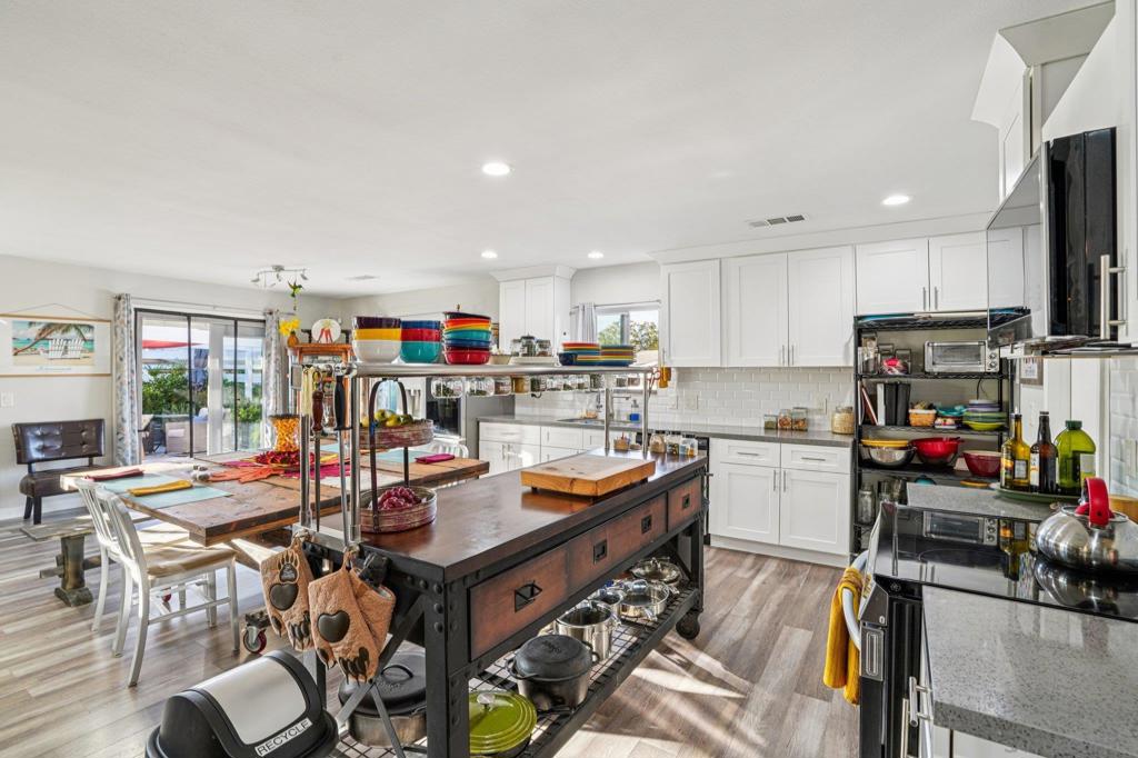 Properties 4 6941 Lennox Ave