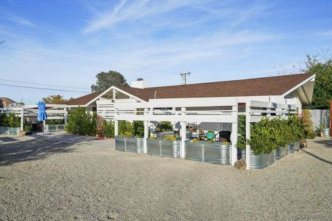 Properties 1 6941 Lennox Ave Yucca Valley CA 92284