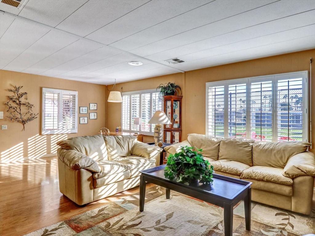 Tri Palm Estates - Manufactured In Park