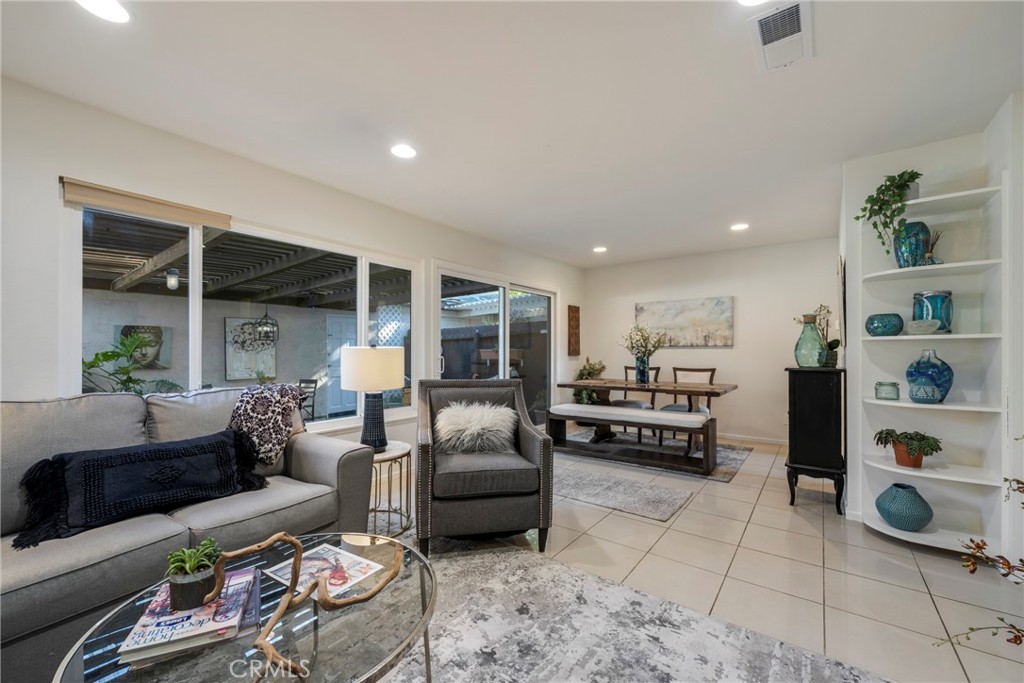851 Hartford Lane