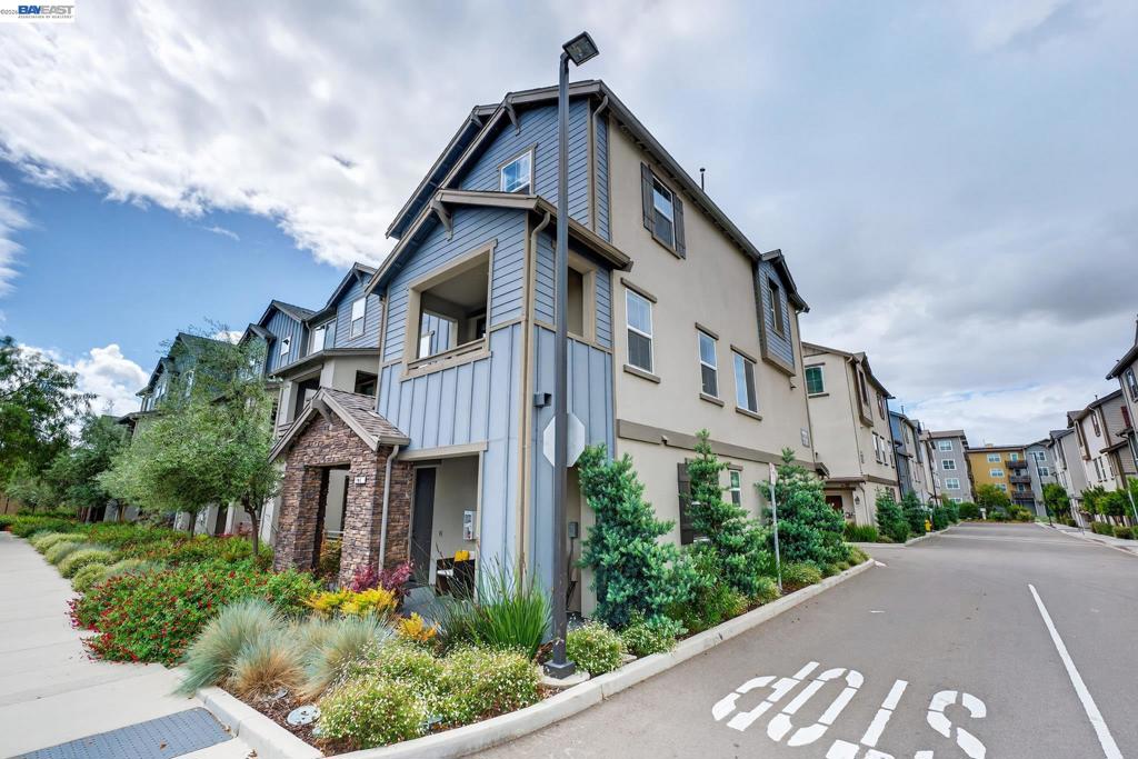 241 N N St St, Livermore CA 94551