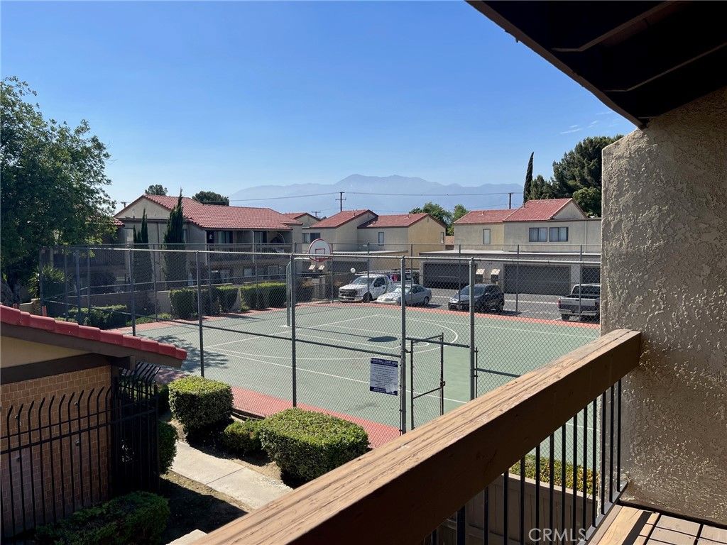 Photo of 9250 Citrus Ave. Ave #E, Fontana, CA 92335 (MLS # SR26046843)