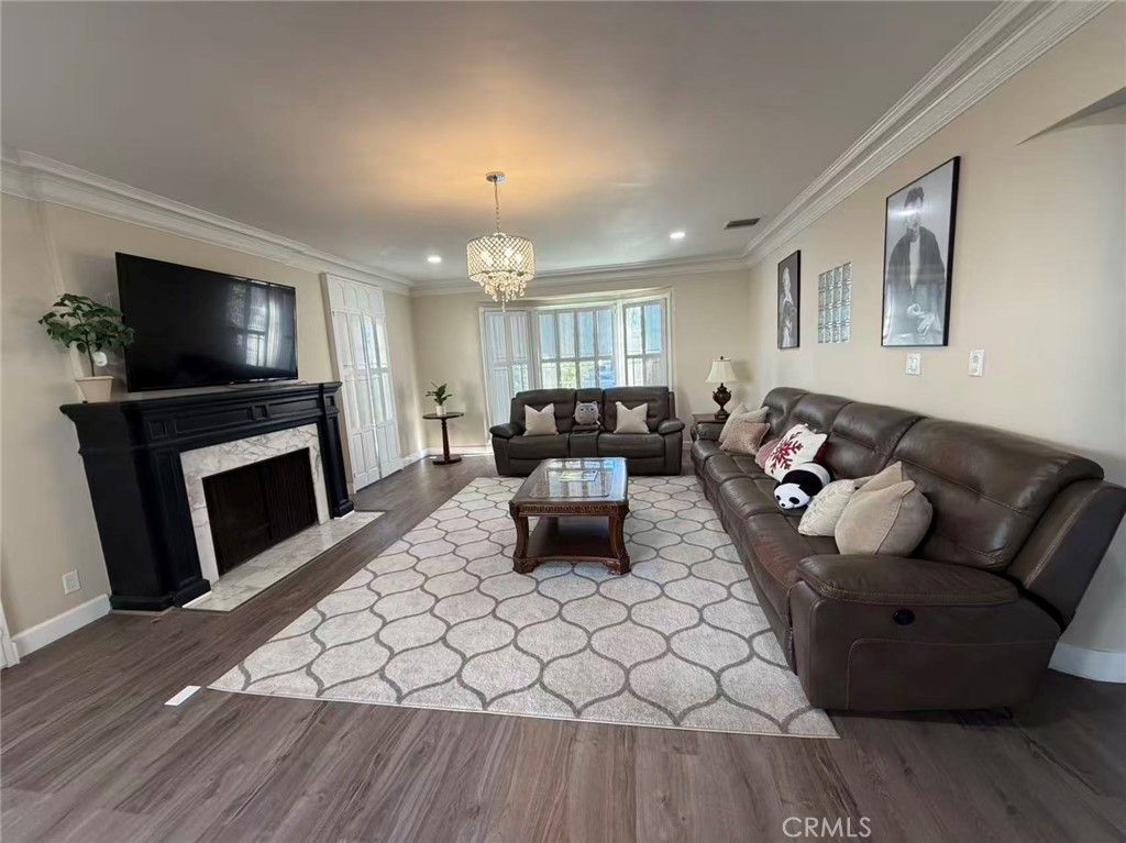 Photo of 113 N Doheny Dr, Beverly Hills, CA 90211 (MLS # OC25272352)