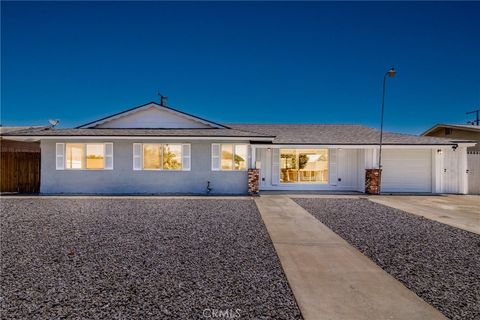 Photo of 29028 Pebble Beach Dr, Menifee, CA 92586 (MLS # SW26112599)