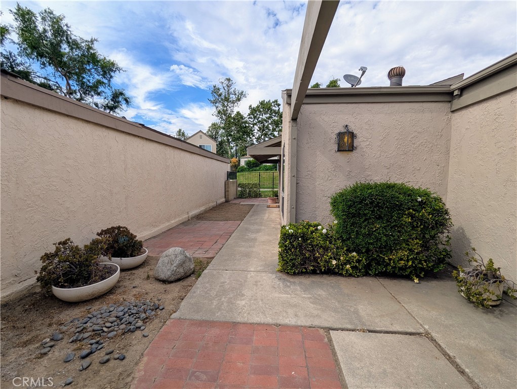 2811 Lancewood Court