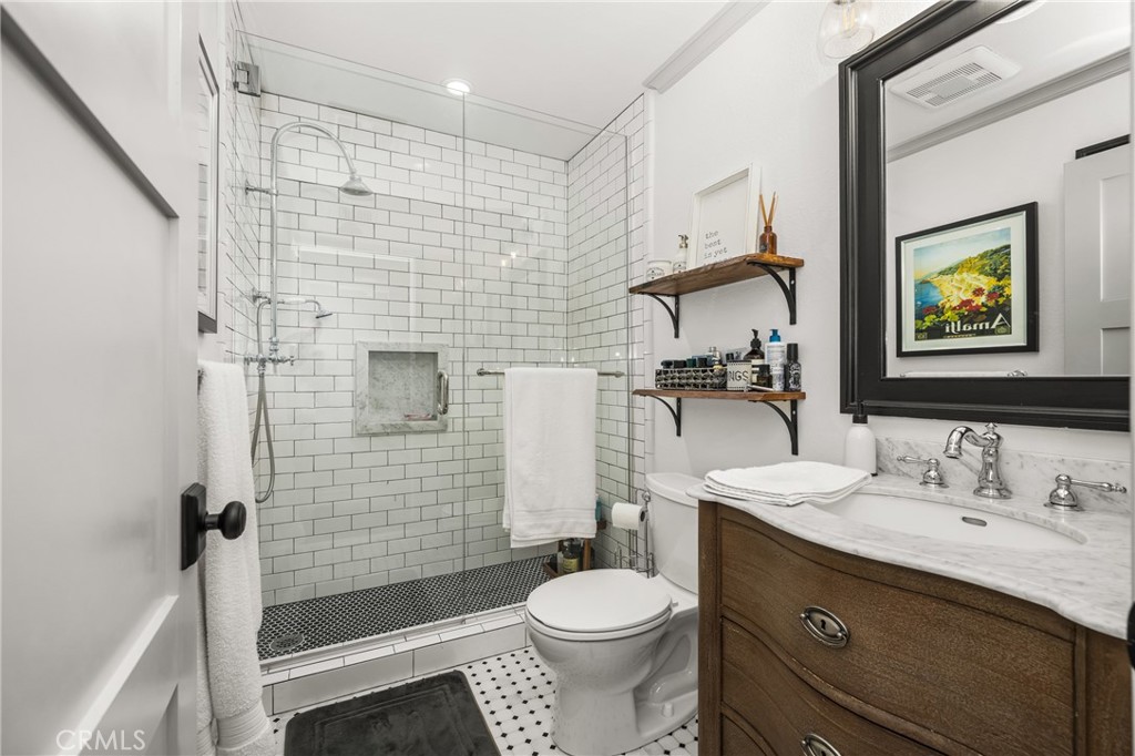 Tustin Pines - Residential Lease