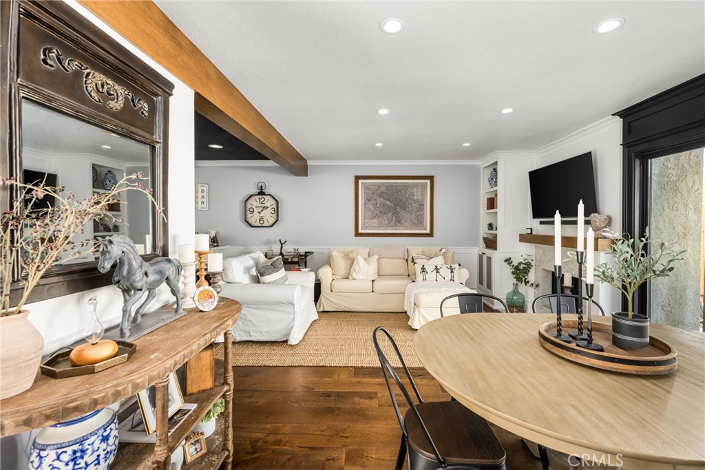 Tustin Pines - Residential Lease