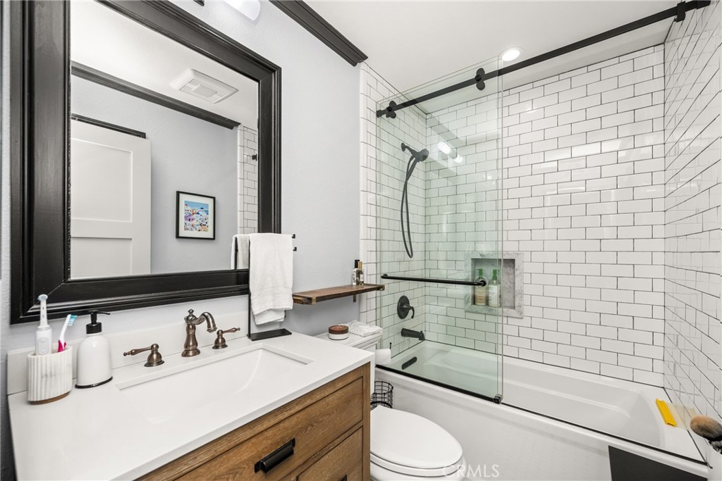 Tustin Pines - Residential Lease