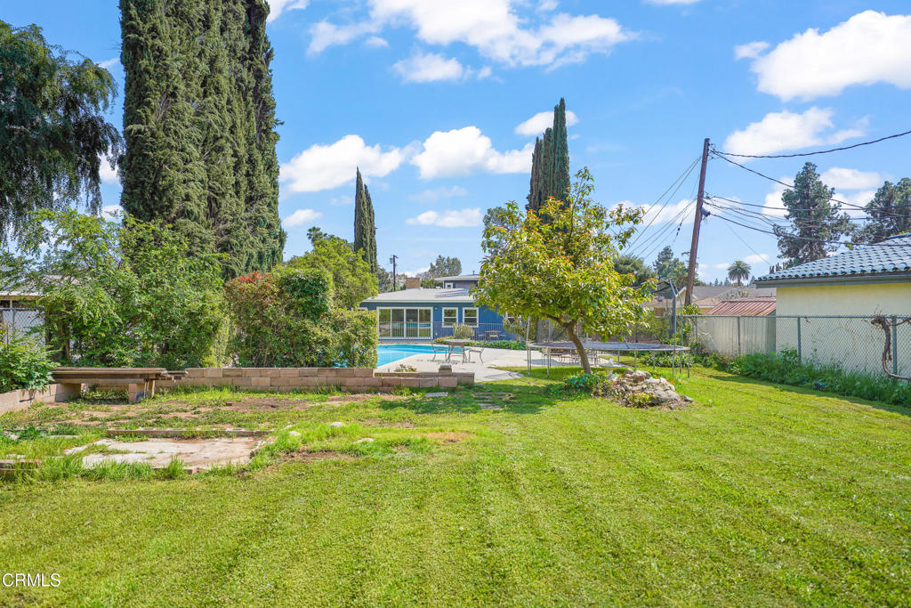 735 W Lemon Avenue