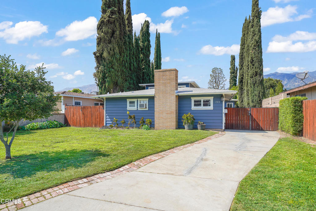 735 W Lemon Avenue