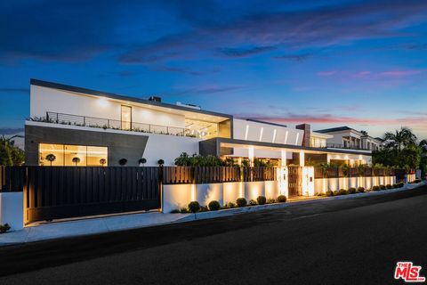 2078 Stradella Road Los Angeles CA 90077