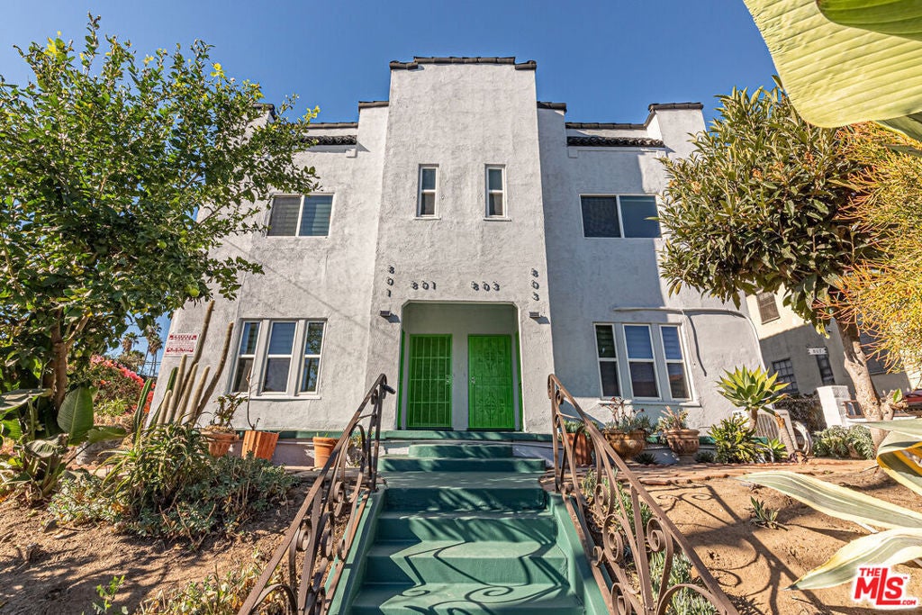 801 N Alexandria Avenue